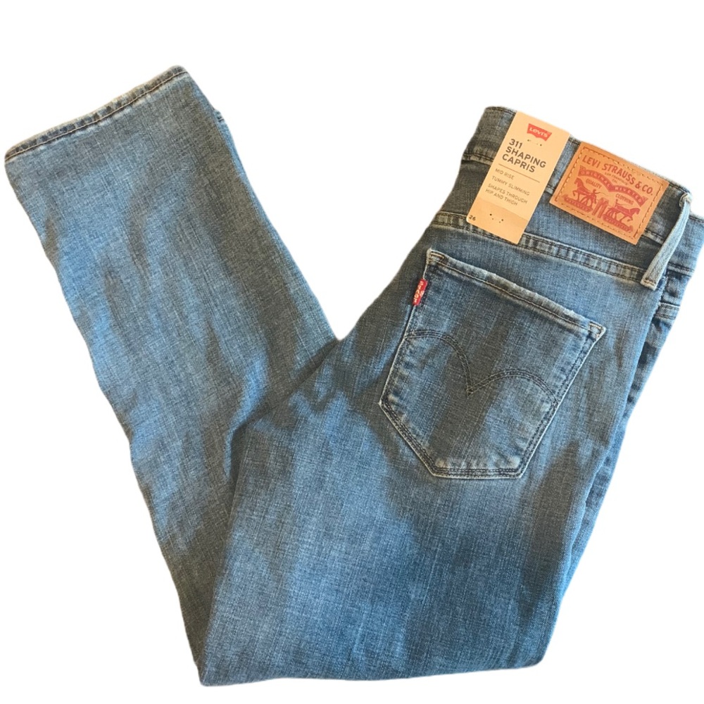 Levi’s Capris